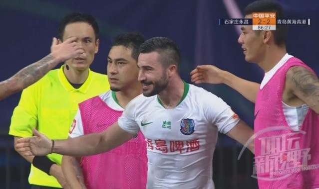 HTH体育- 克罗托内闪电进球破僵局，保级大战惊现世界波  